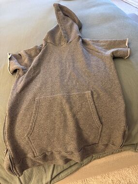 Fear of God Short-Sleeve Hooded Pullover in Heather Gray